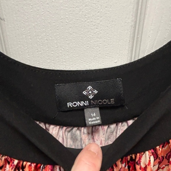 Ronni Nicole Red and Black Sleeveless Tank Top - Picture 4 of 6